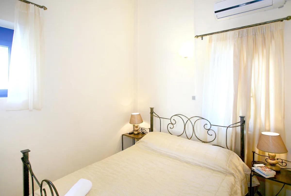 On The Beach Apartments Khóra Sfakíon Екстериор снимка
