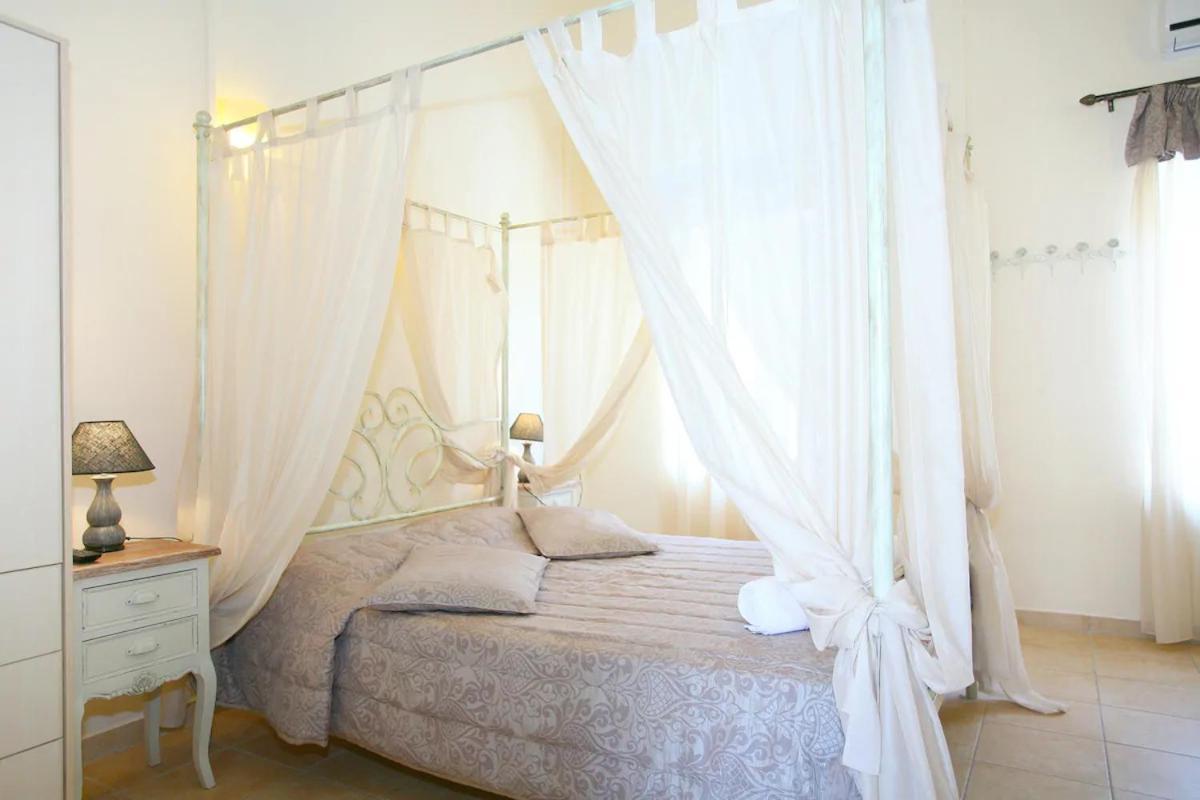 On The Beach Apartments Khóra Sfakíon Екстериор снимка