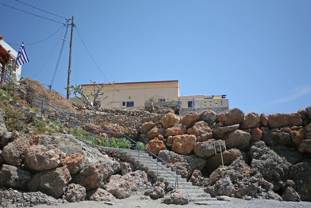 On The Beach Apartments Khóra Sfakíon Екстериор снимка